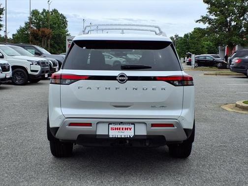 2025 Nissan Pathfinder SL 4WD