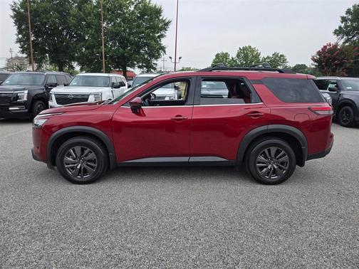 2022 Nissan Pathfinder SV 4WD