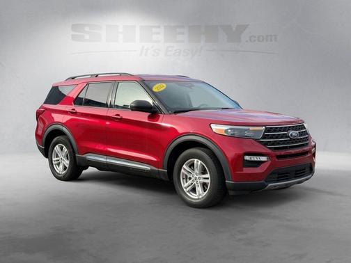 Rapid Red Metallic Tinted Clearcoat 2022 Ford Explorer XLT
