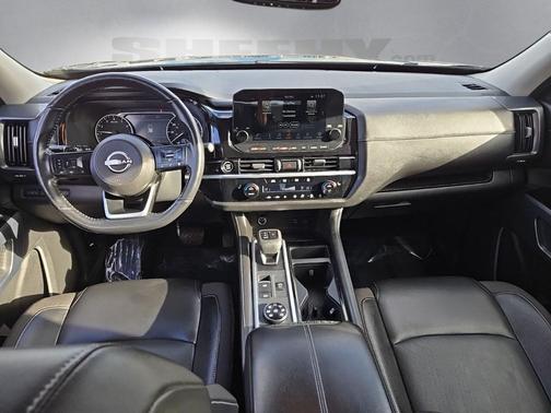 2022 Nissan Pathfinder SL 4WD