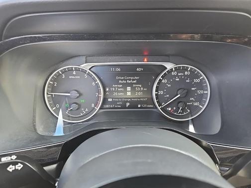 2022 Nissan Pathfinder SL 4WD