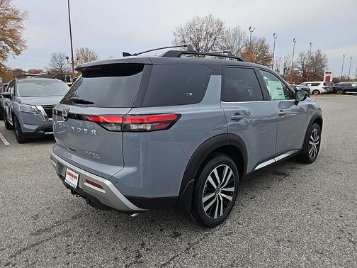 2025 Nissan Pathfinder Platinum 4WD