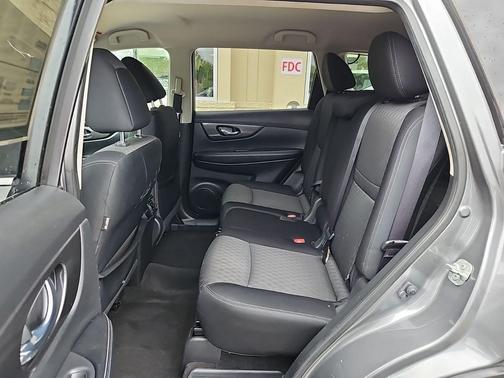 Gun Metallic 2017 Nissan Rogue S
