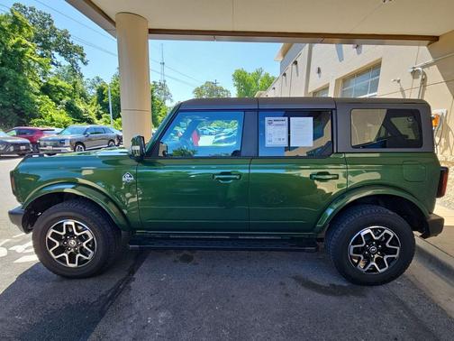Eruption Green Metallic 2024 Ford Bronco Outer Banks