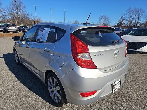 2012 Hyundai Accent SE