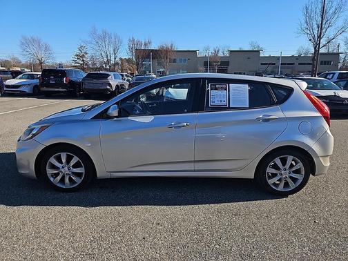 2012 Hyundai Accent SE