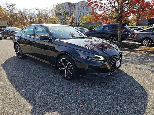 2025 Nissan Altima SR FWD