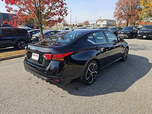 2025 Nissan Altima SR FWD