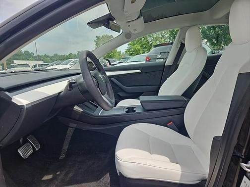 2022 Tesla Model 3 Standard Range
