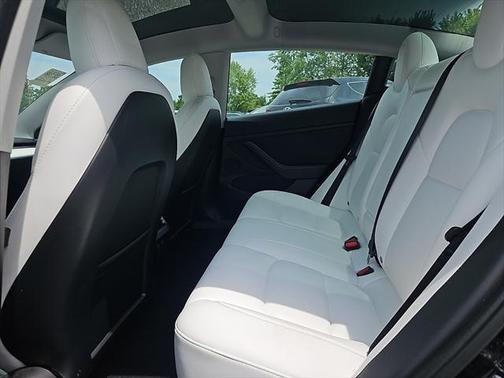 2022 Tesla Model 3 Standard Range