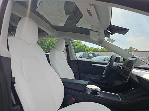 2022 Tesla Model 3 Standard Range