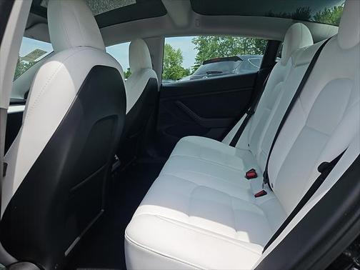 2022 Tesla Model 3 Standard Range