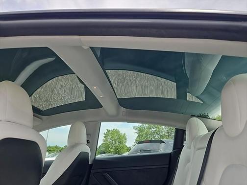2022 Tesla Model 3 Standard Range