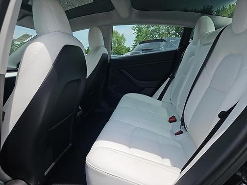 2022 Tesla Model 3 Standard Range