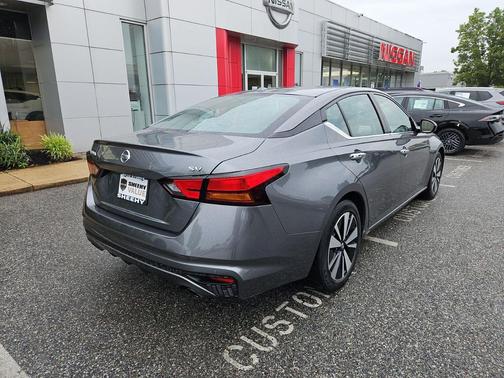 Gun Metallic 2019 Nissan Altima 2.5 SV
