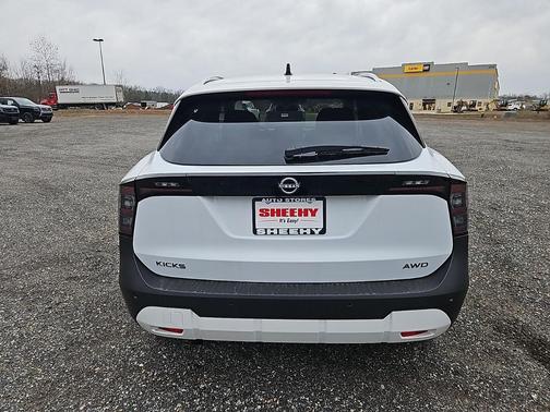 2026 Nissan Kicks SV