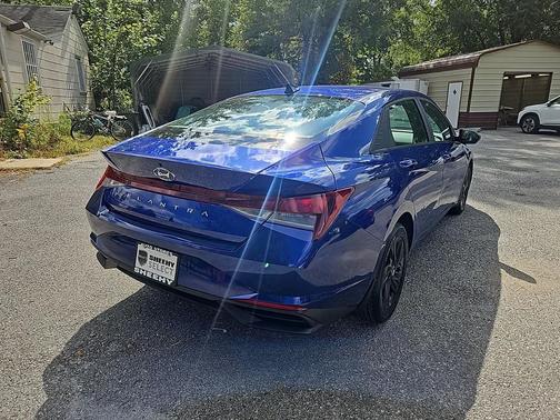 2022 Hyundai ELANTRA SEL