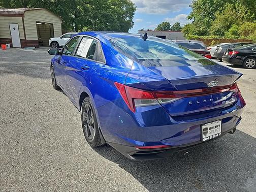 2022 Hyundai ELANTRA SEL