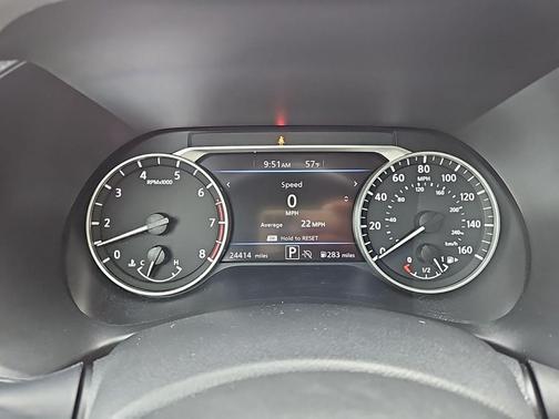 Aspen White Tricoat/Super Black 2024 Nissan Sentra SR