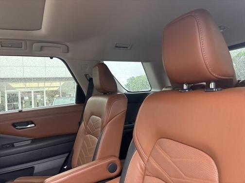 2023 Nissan Pathfinder Platinum 4WD
