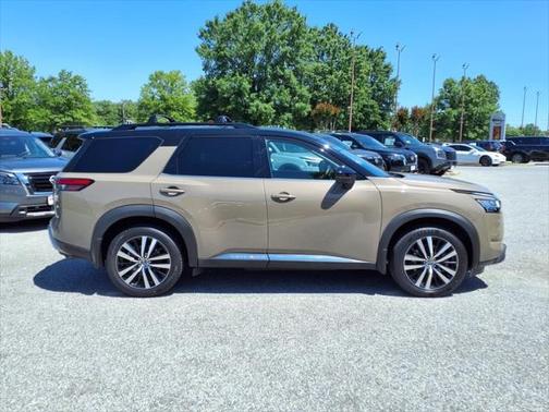 2023 Nissan Pathfinder Platinum 4WD