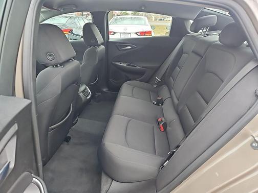 2022 Chevrolet Malibu FWD LT