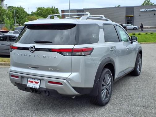 2025 Nissan Pathfinder SL 4WD