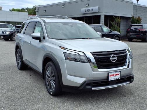 2025 Nissan Pathfinder SL 4WD