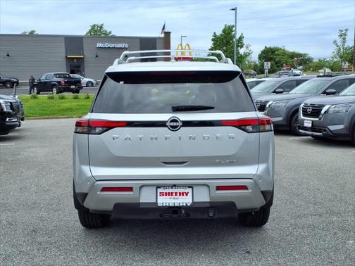 2025 Nissan Pathfinder SL 4WD