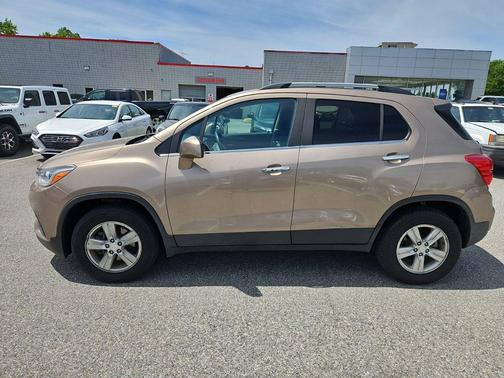 Sandy Ridge Metallic 2018 Chevrolet Trax LT