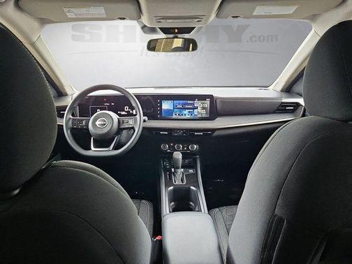 Gun Metallic 2025 Nissan Kicks SV