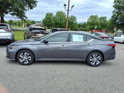 2025 Nissan Altima S FWD
