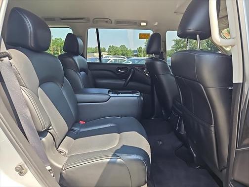 2021 INFINITI QX80 Luxe