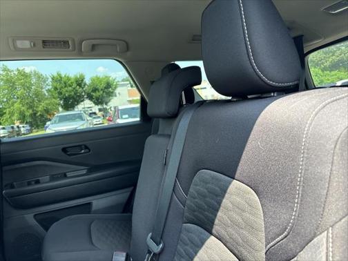 2023 Nissan Pathfinder S 4WD