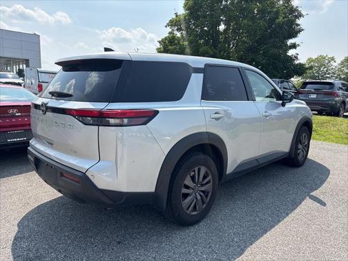2023 Nissan Pathfinder S 4WD