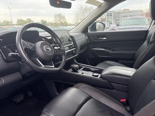 2023 Nissan Pathfinder SL 4WD