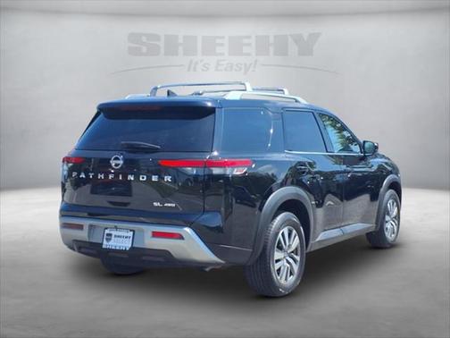 2023 Nissan Pathfinder SL 4WD