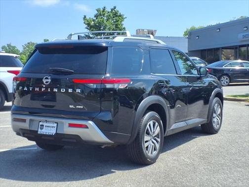 2023 Nissan Pathfinder SL 4WD
