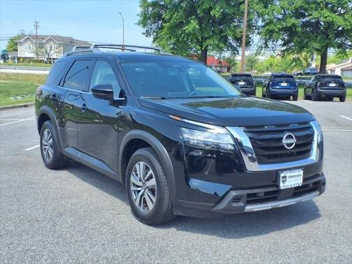2023 Nissan Pathfinder SL 4WD