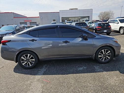 2024 Nissan Versa 1.6 S