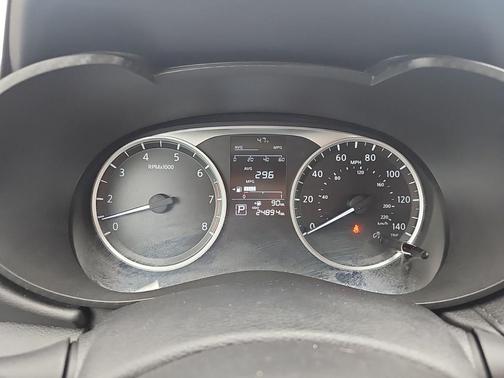 Gun Metallic 2024 Nissan Versa 1.6 S