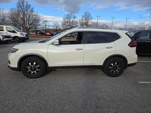 2020 Nissan Rogue SV