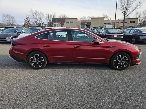 2025 Hyundai SONATA SEL