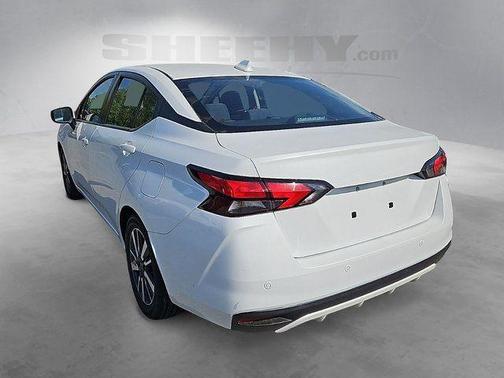 Aspen White Tricoat 2023 Nissan Versa 1.6 SV