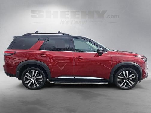 2025 Nissan Pathfinder Platinum 4WD