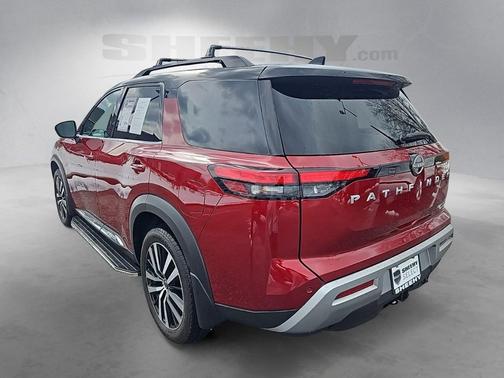 2025 Nissan Pathfinder Platinum 4WD