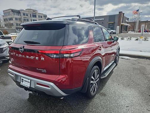 2025 Nissan Pathfinder Platinum 4WD