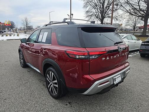 2025 Nissan Pathfinder Platinum 4WD