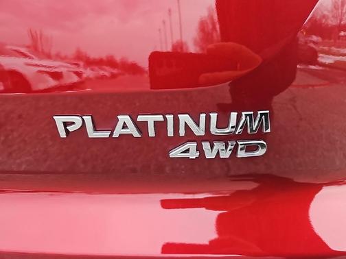 2025 Nissan Pathfinder Platinum 4WD