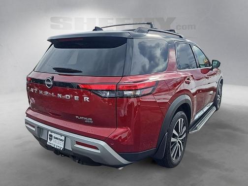 2025 Nissan Pathfinder Platinum 4WD